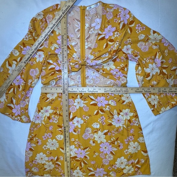 Cupshe Keira Yellow Floral Bunny Tie Bell Sleeve Cut Out Mini Dress Cover Up Med - Picture 8 of 11